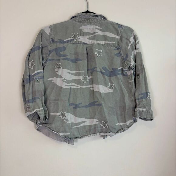 Rails Girl's Green Camo with Star Print Button Front Shirt Size 14 - Picture 2 of 6